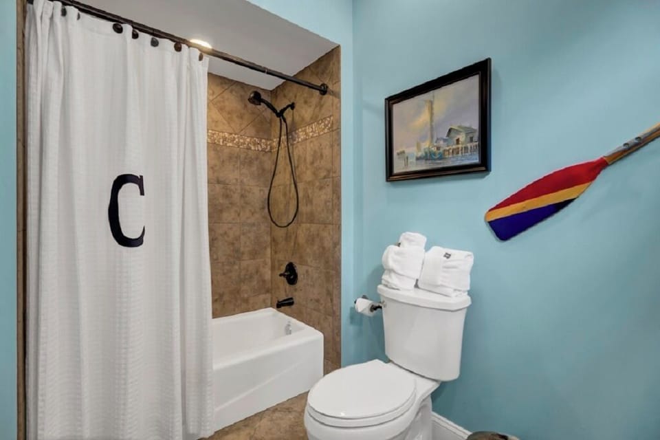 Guest Bathroom 3