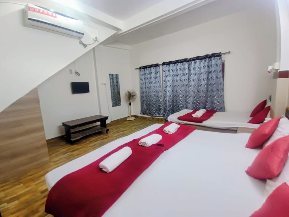 Quad Room AC | 1 bedroom, bed sheets