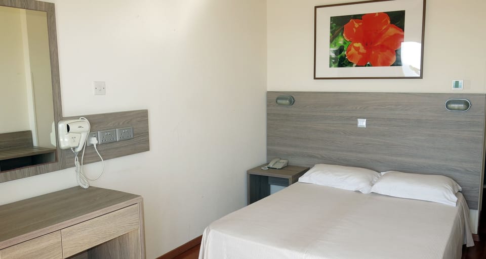 Single Room, Sea View | In-room safe, soundproofing, iron/ironing board, free cribs/infant beds