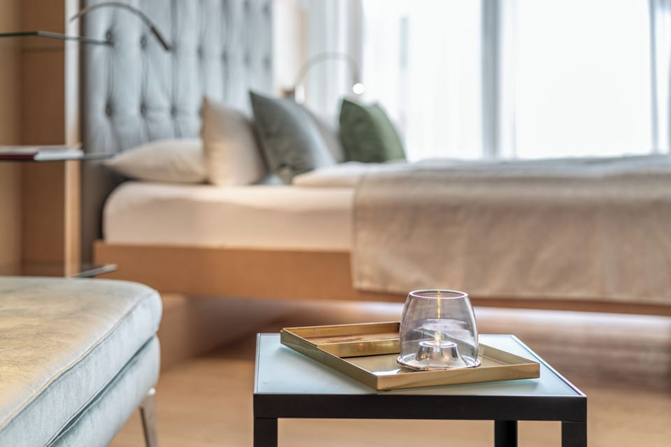 Deluxe Suite | Premium bedding, minibar, in-room safe, individually decorated