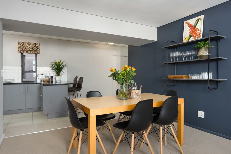 Comfort Apartment, Multiple Beds, Non Smoking | In-room dining