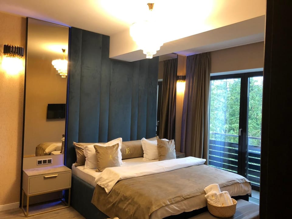 In-room safe, soundproofing, bed sheets