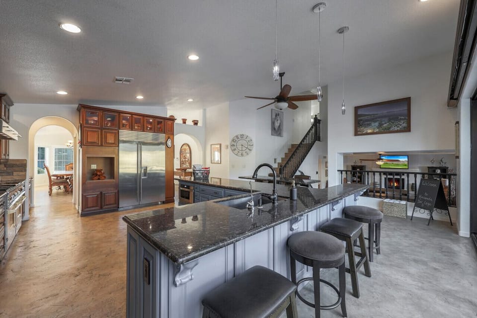 Large Island Kitchen Seating