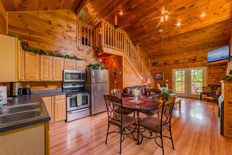 Kitchen / Dining