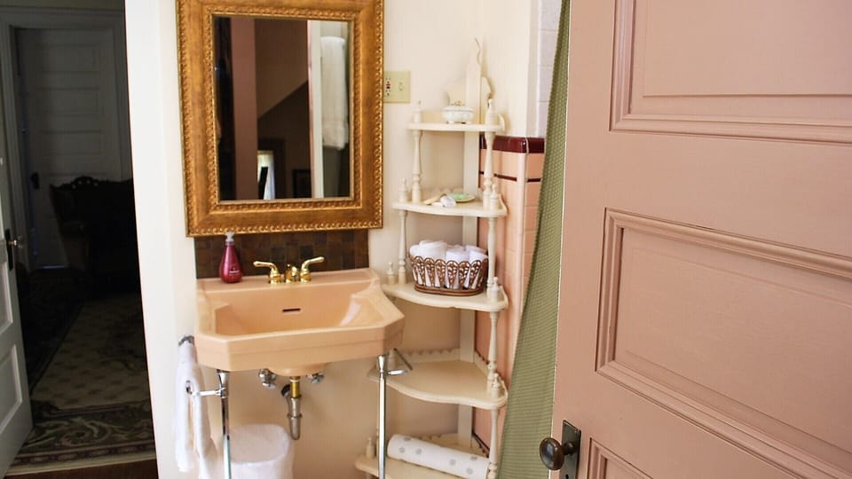 Bath 2 - Upstairs
