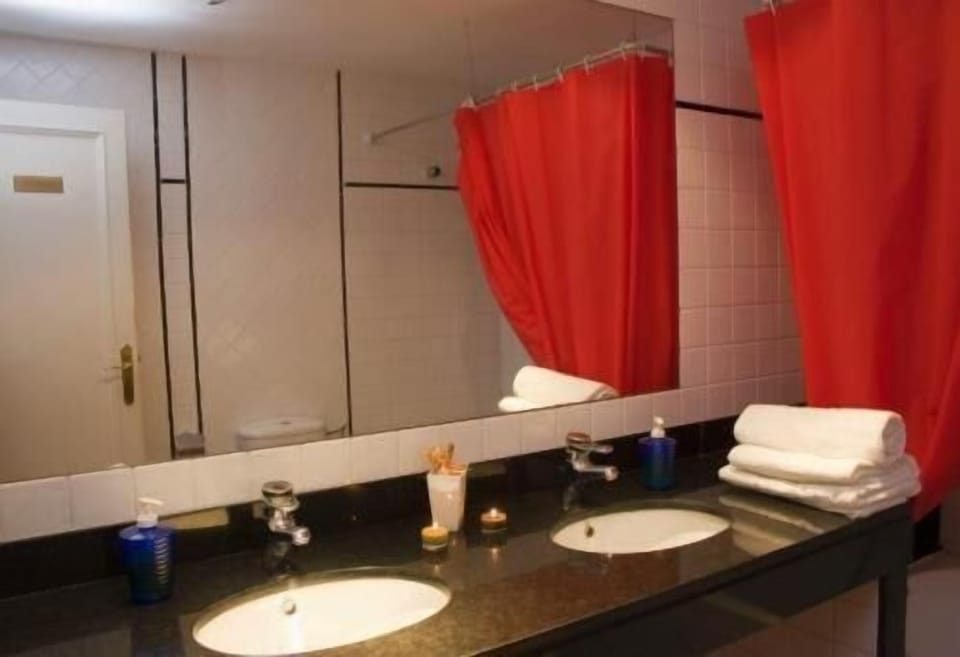 Hair dryer, towels