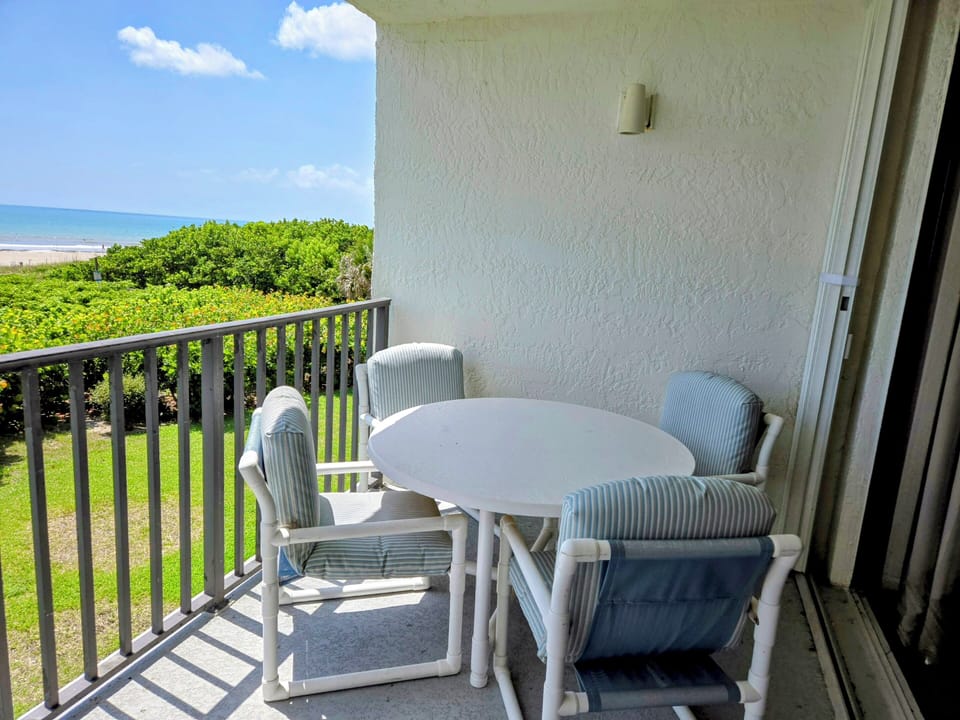 balcony dining table