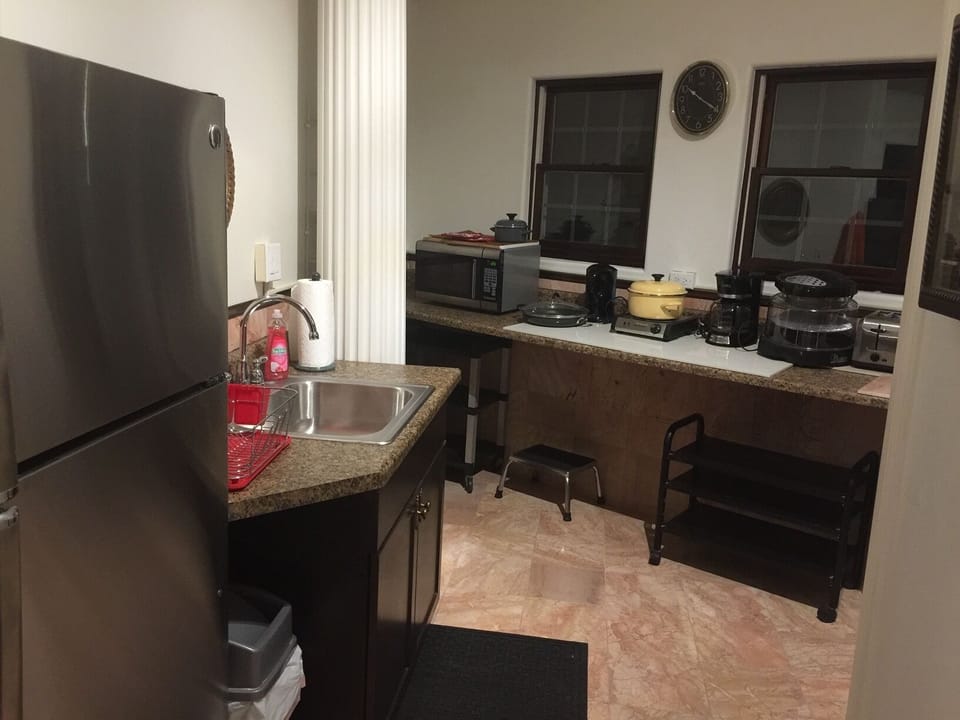 Kitchenette 