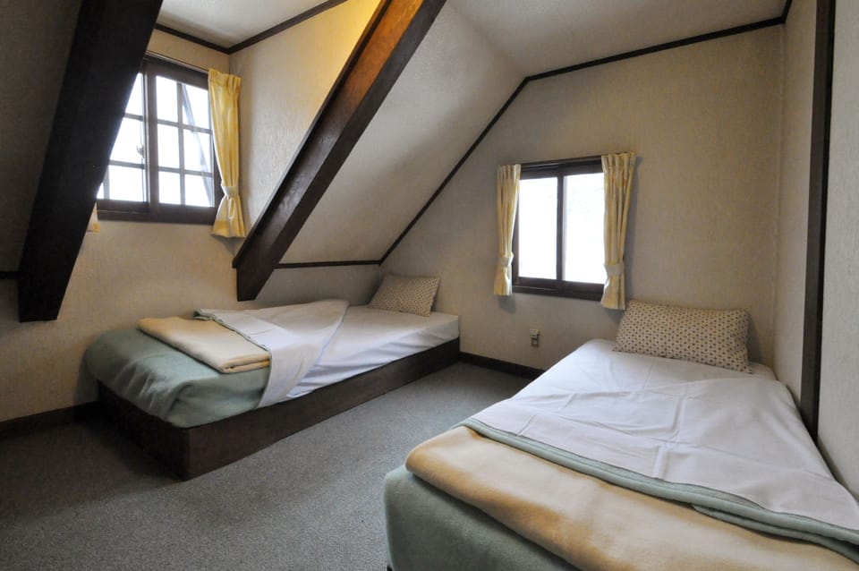 Fourth Room with Loft, Shared Bathroom | Soundproofing, free WiFi