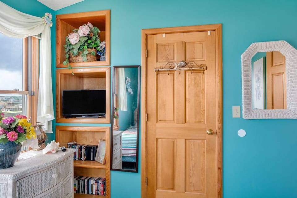 SDL1: Coastal Jade | Top Level Bedroom 3