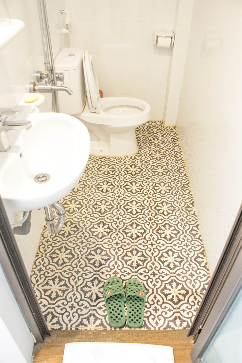 Shower, free toiletries, hair dryer, slippers