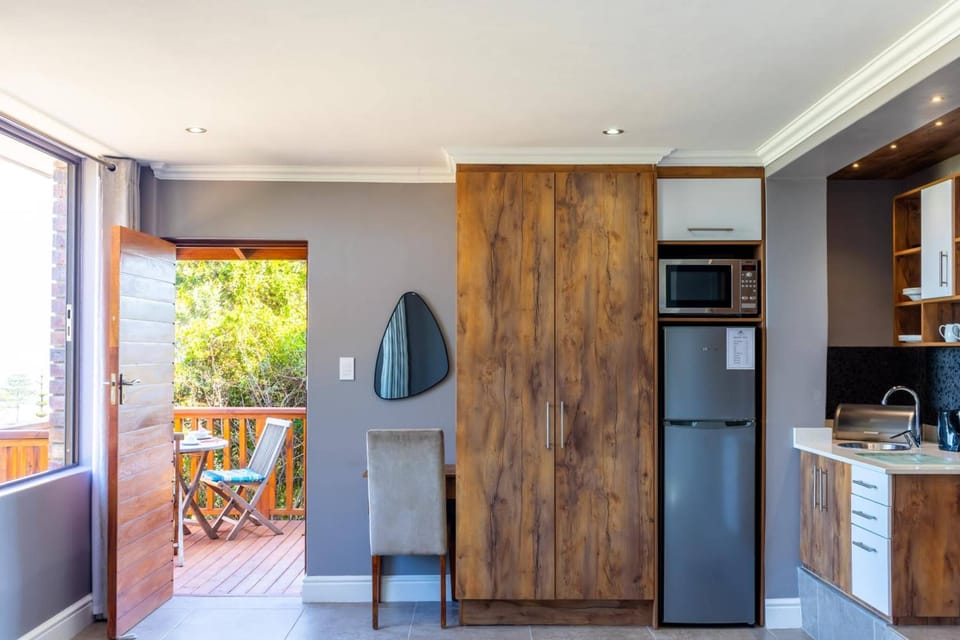 Luxury Studio | 1 bedroom, in-room safe, individually decorated, individually furnished