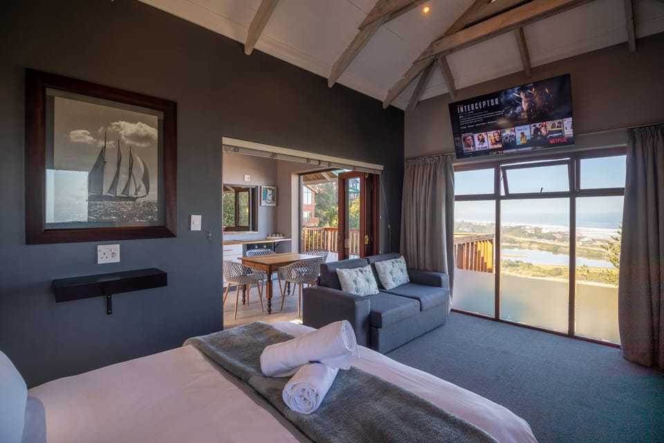 Luxury Studio Suite | 1 bedroom, in-room safe, individually decorated, individually furnished