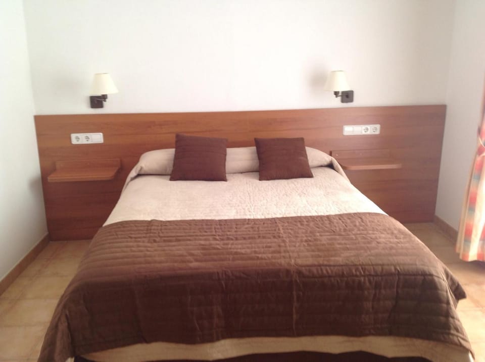 In-room safe, desk, blackout drapes, soundproofing