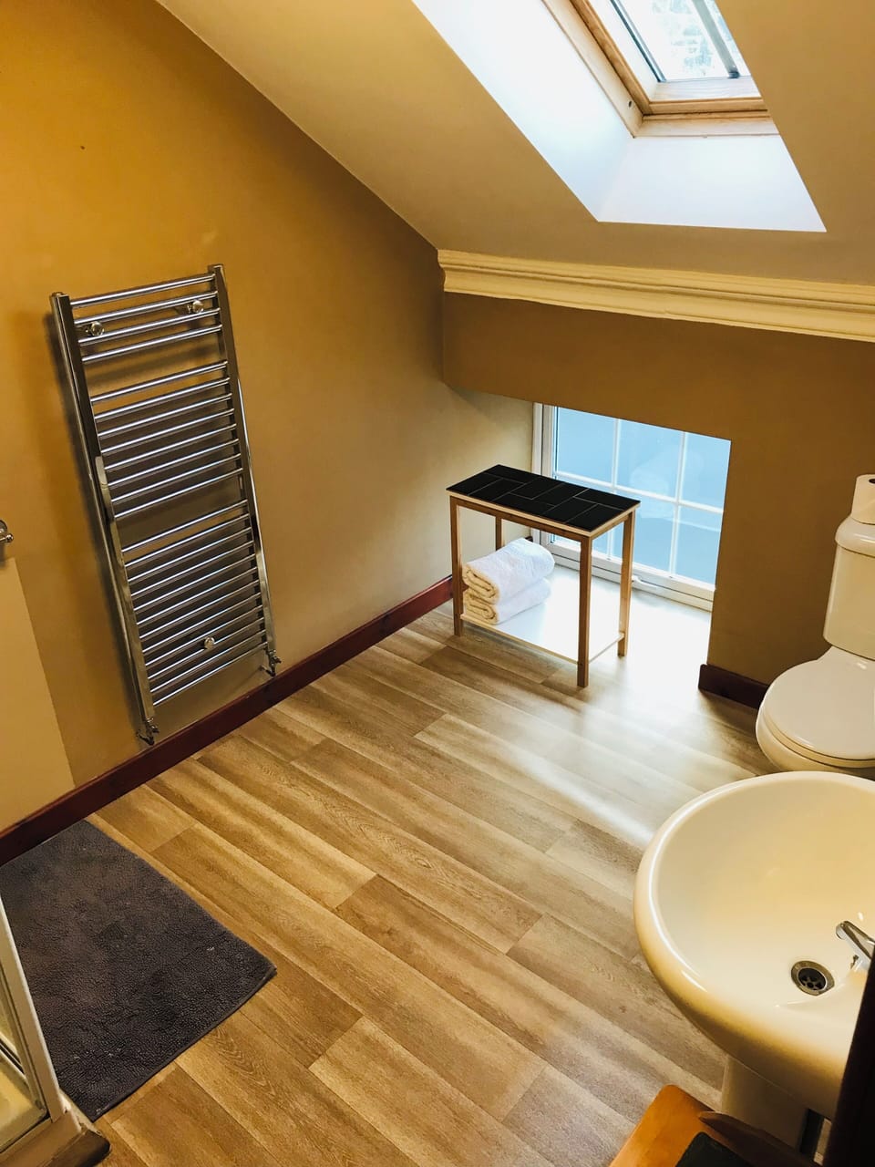 Business Double Room, Ensuite (5&6) | Desk, laptop workspace, soundproofing, free WiFi