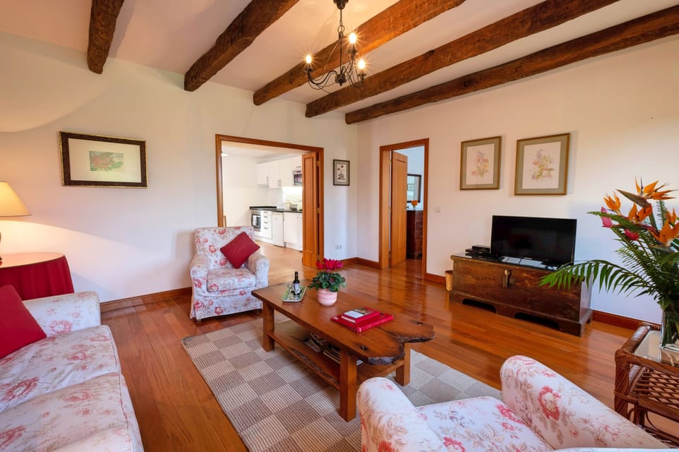 Cottage, 1 Double Bed | Living room | Flat-screen TV, DVD player