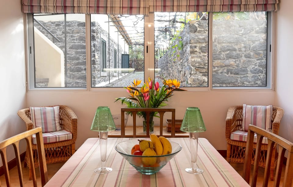 Cottage, 1 Double Bed | Private kitchen | Full-size fridge, microwave, oven, stovetop