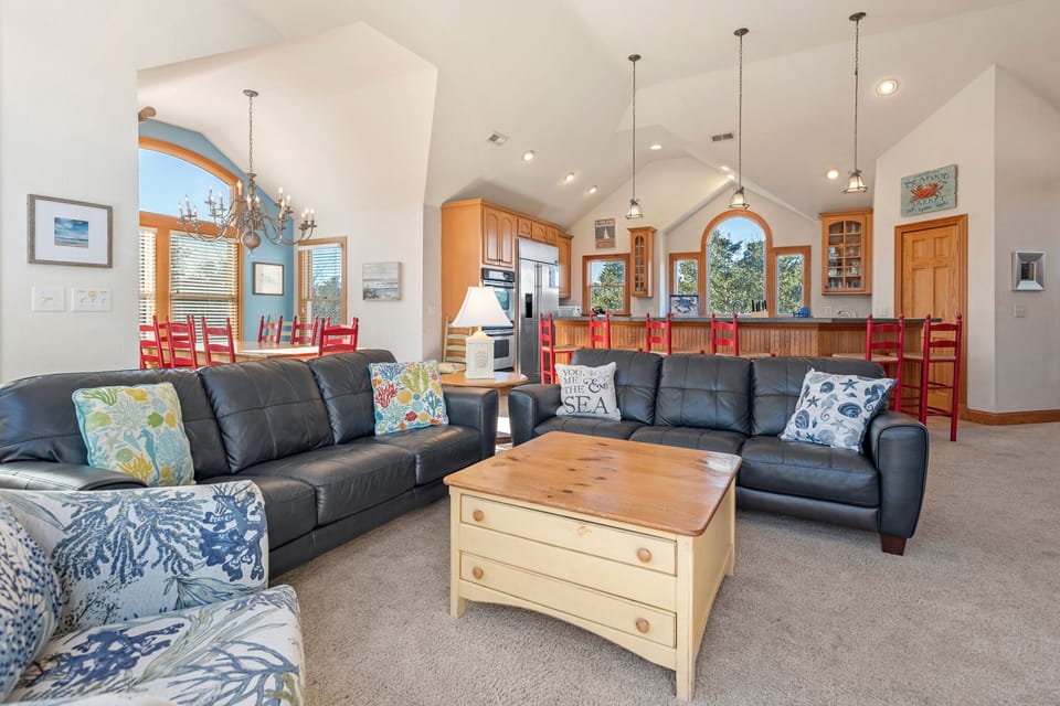 CC298: Parrothead Manor |  Top Level Living Area