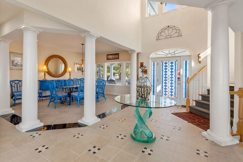 CC189: Magicality | Mid Level Foyer