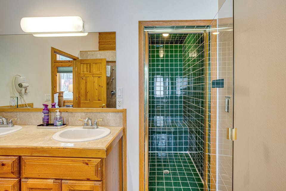 Full Bathroom | Steam Room