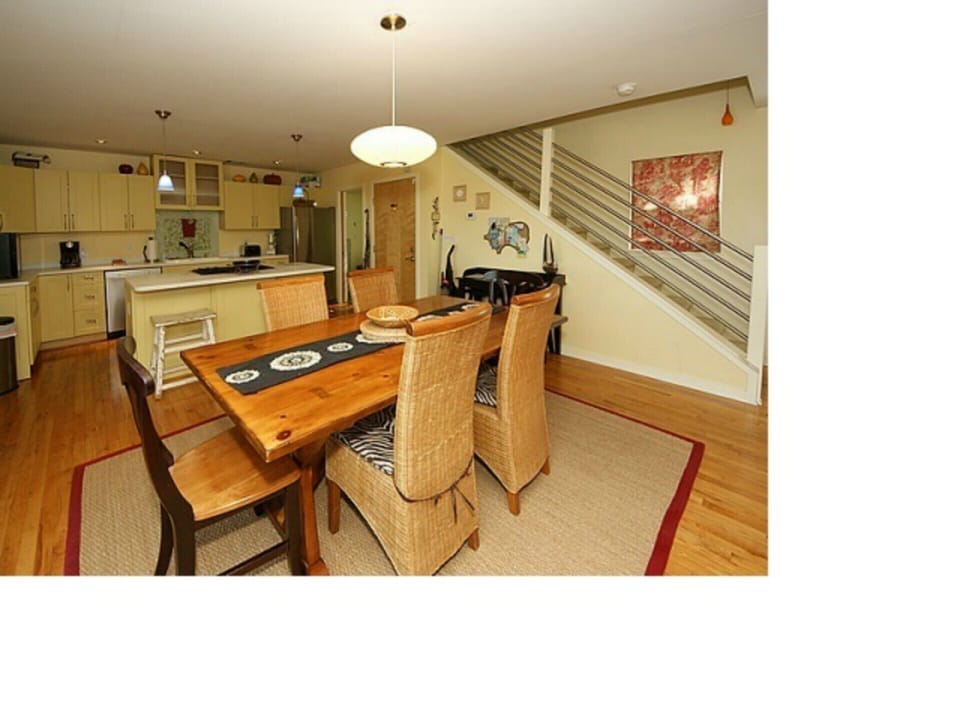 Open Floor plan Kitchen and dinning room
