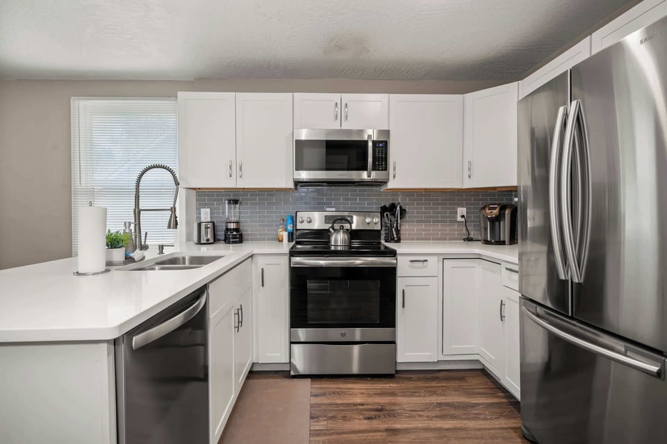 Kitchen - Main Floor
