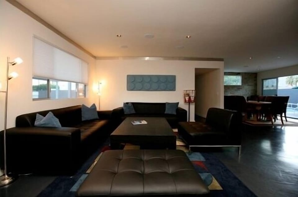 Open floorplan for indoor/outdoor living
