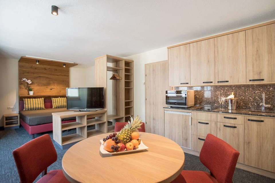 Hotel Apartment mit Balkon | In-room dining