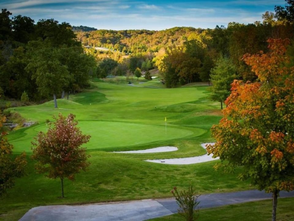 Golf at Ledgestone Golfcourse!!