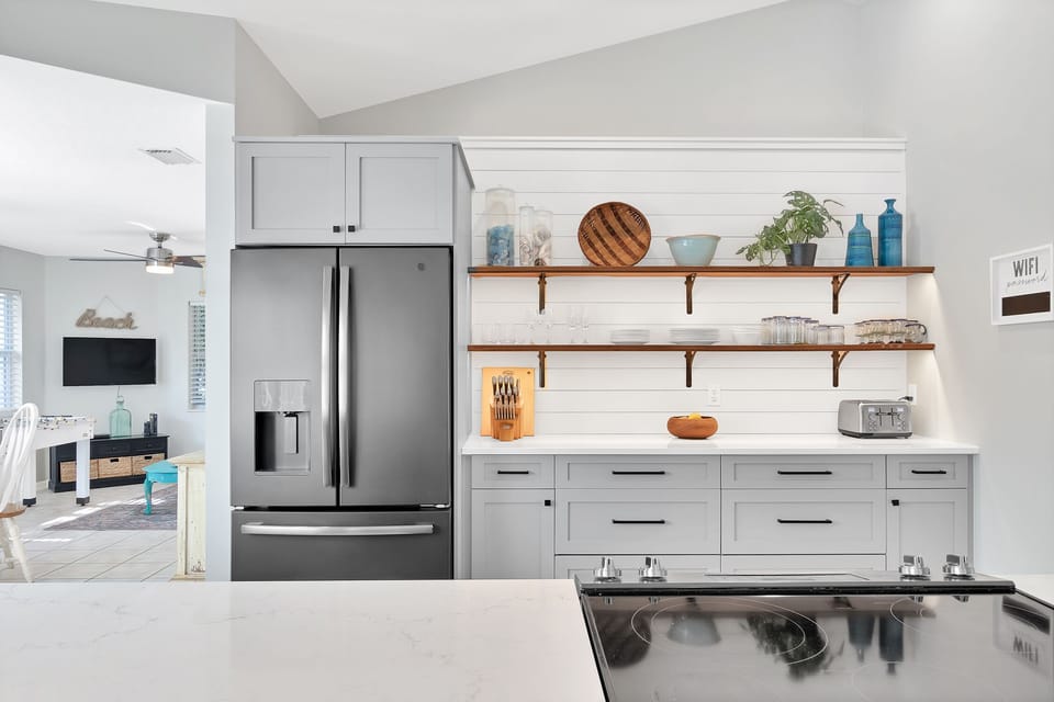 Updated kitchen with everything you could need to enjoy dinner with loved ones
