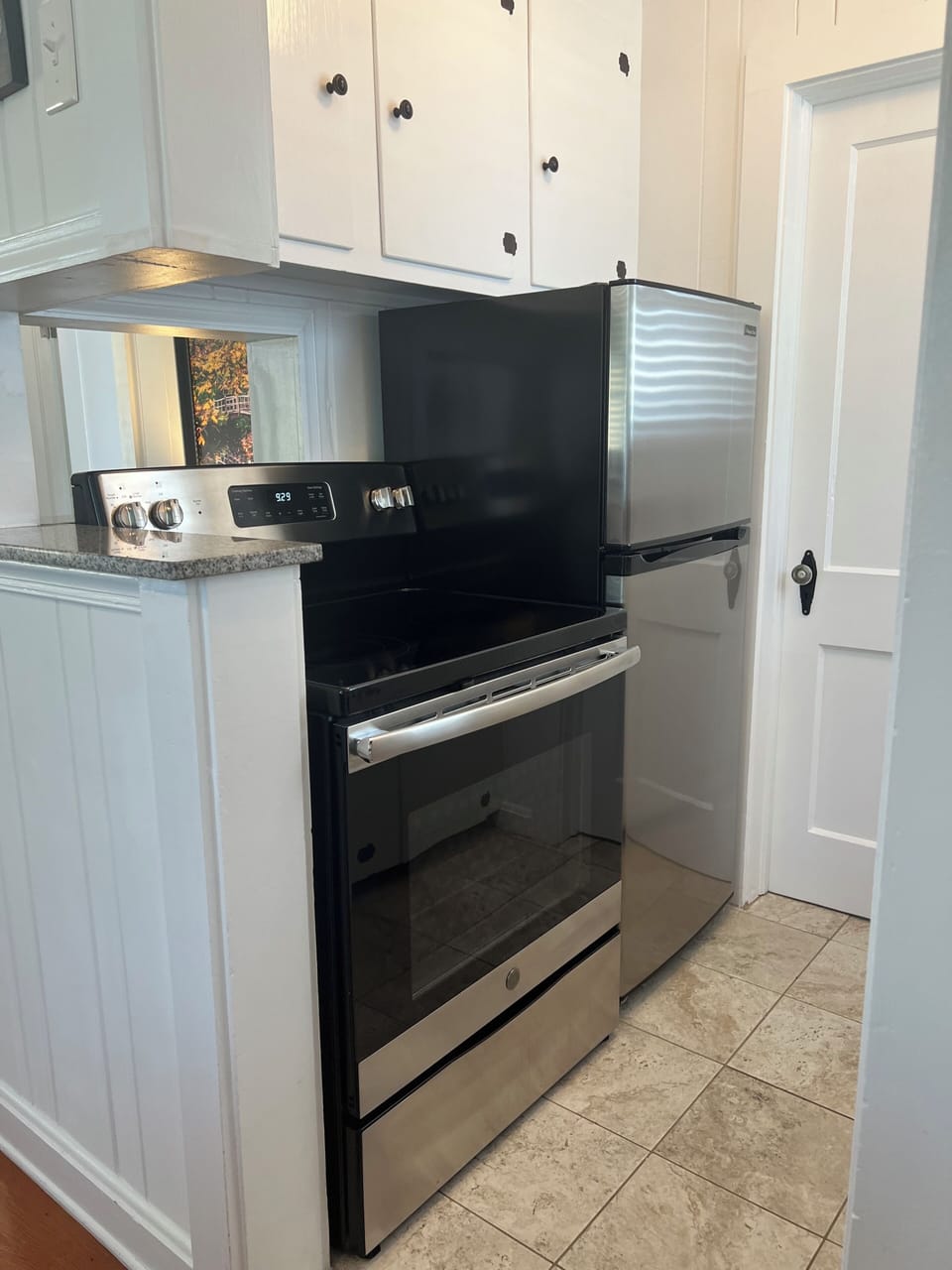 Full size kitchen