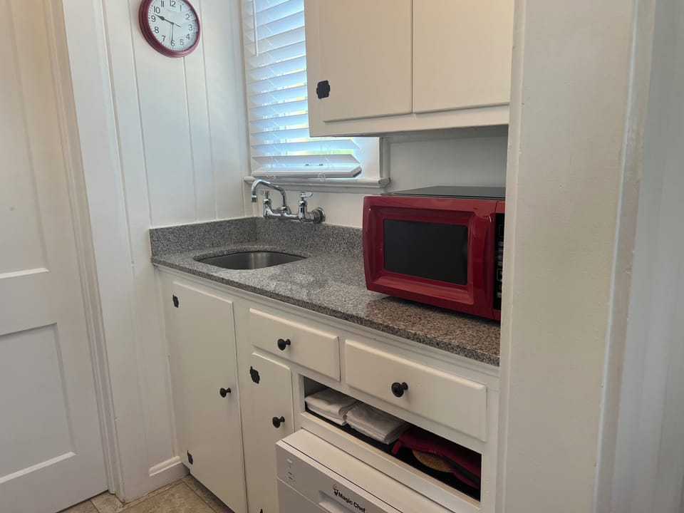 Full size kitchen