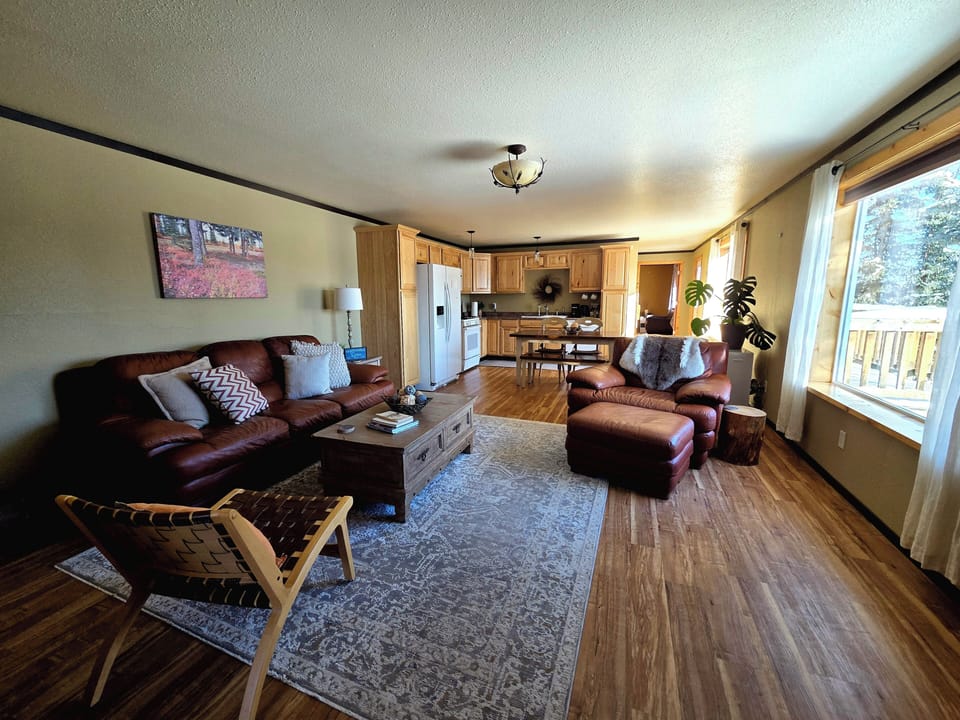 Open floor plan of living room into the kitchen.