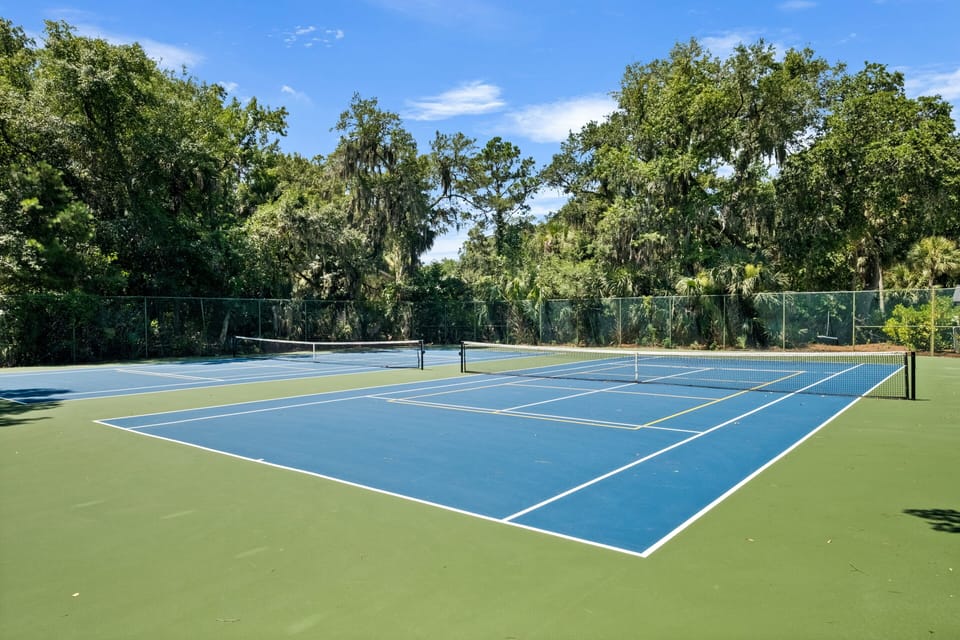 Finish tennis courts and pickle ball courts