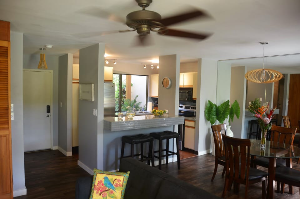 Kitchen & Dining area