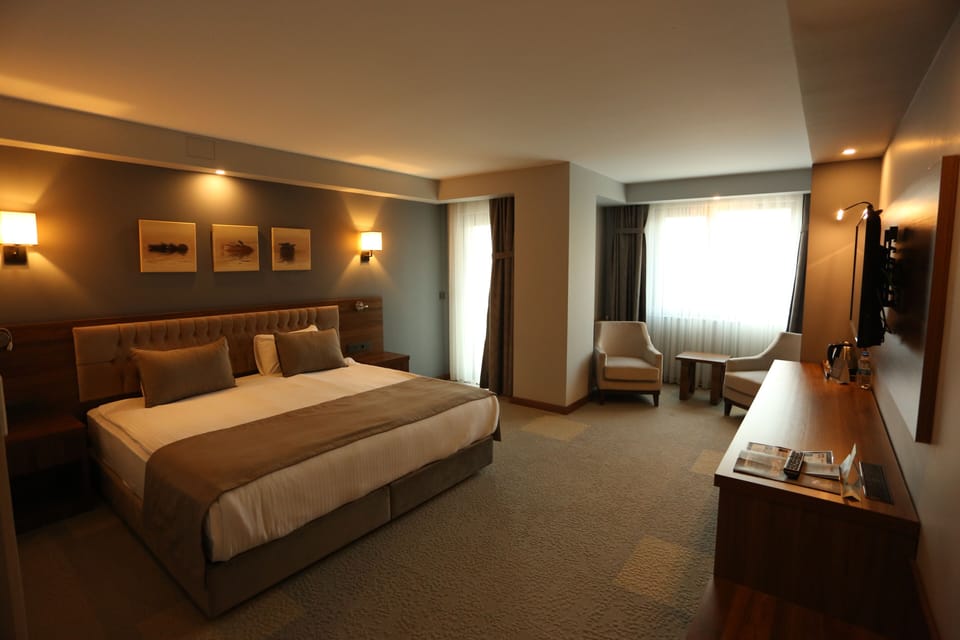 Standard Double or Twin Room | Premium bedding, Select Comfort beds, minibar, in-room safe