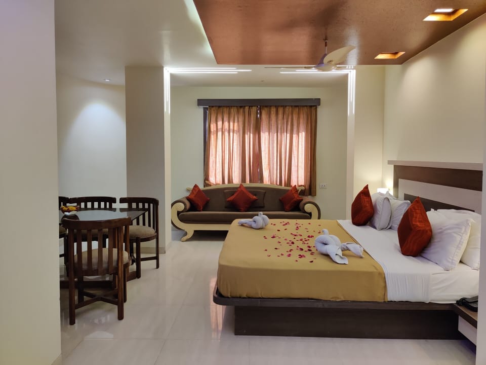 Royal Room | Soundproofing, bed sheets