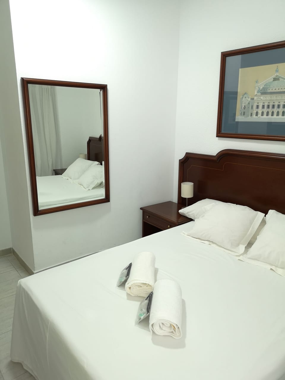Double Room, Shared Bathroom | Bed sheets
