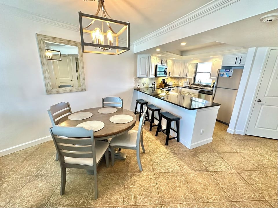 Dining Area for 7