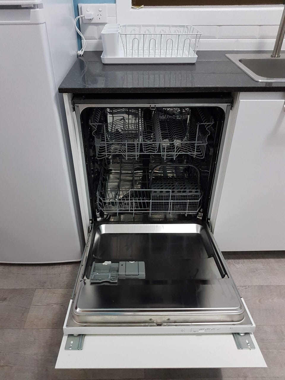 dishwasher 