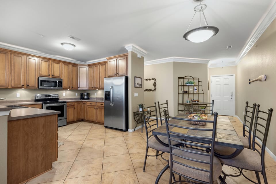 The kitchen is very well-equipped for preparing meals if you wish!