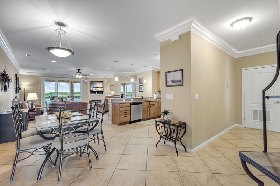 The largest floor plan available at Lands' End!  Welcome to the Lake!