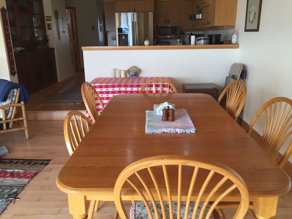 view to kitchen