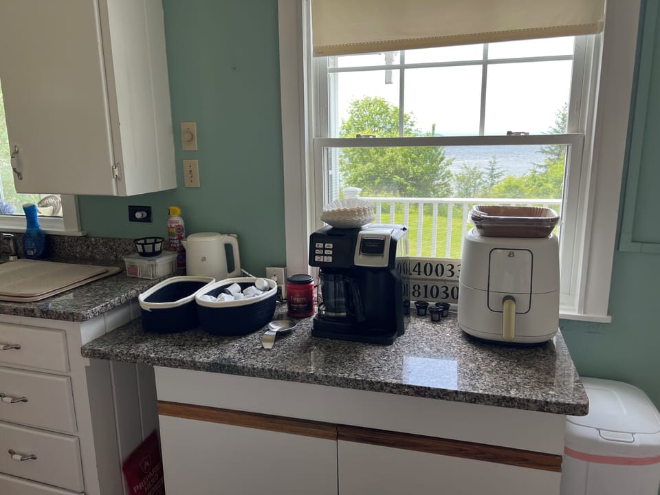 Coffee and tea bar 