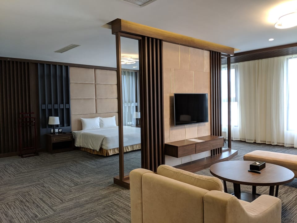 Executive Suite | Living area | Flat-screen TV