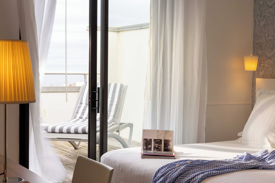 Premium bedding, Select Comfort beds, in-room safe, desk