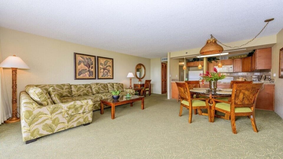 Open living area perfect for family and friends lounging