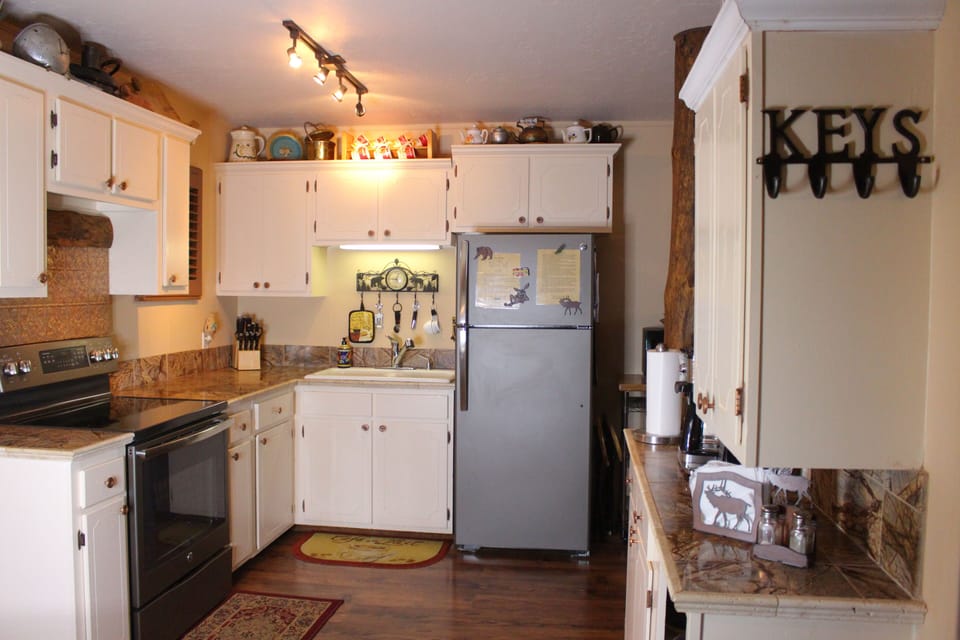 New appliances! Fully stocked kitchen ready for your home cooked meals.