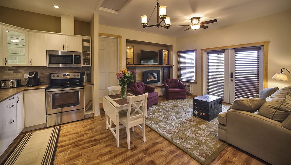 The Treehouse Suite