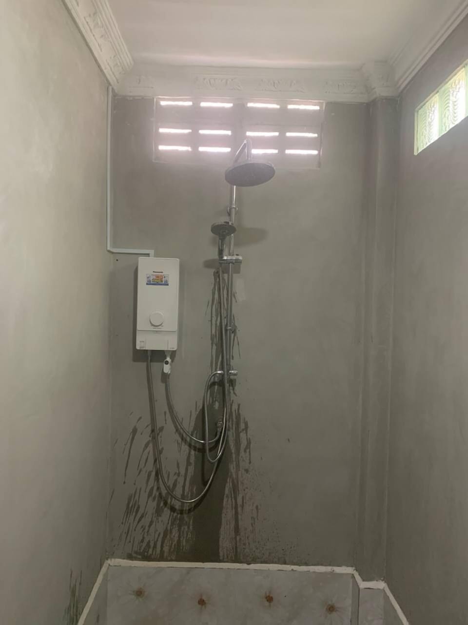 Double Bed-Airconditioned | Bathroom shower